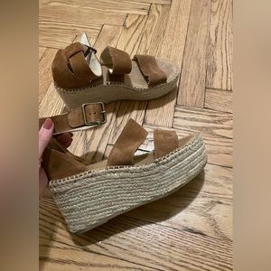 Saludos Palma platform sandal